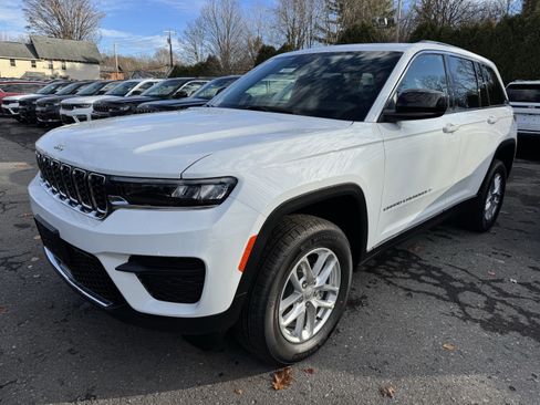 New 2025 Jeep Grand Cherokee Laredo X w/ Luxury Tech Group I image 4