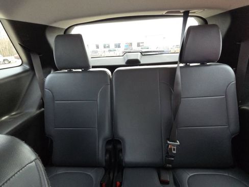 Used 2018 Chevrolet Traverse LT image 31