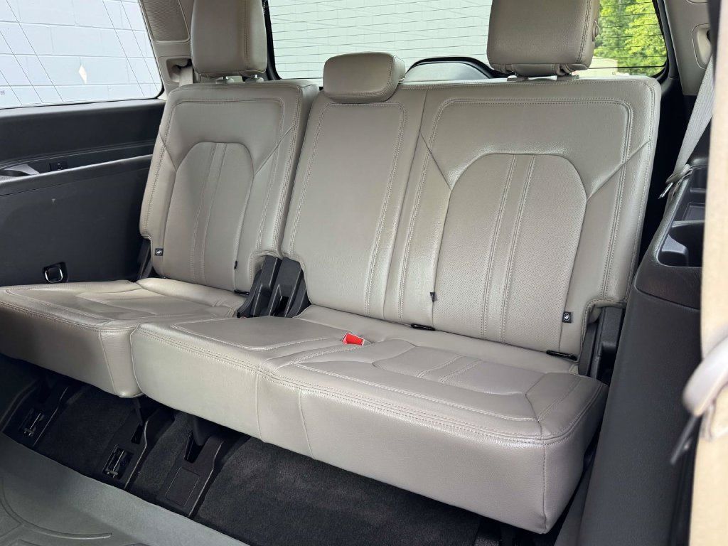 Used 2018 Ford Expedition Limited w/ Equipment Group 302A AWD/4WD image 17
