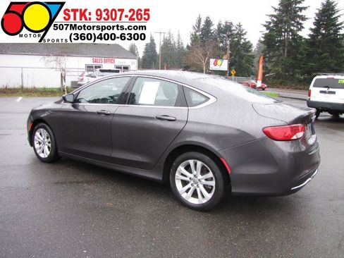 Used 2016 Chrysler 200 Limited FWD image 5