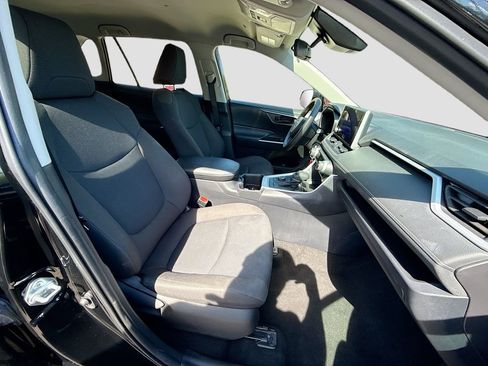 Used 2025 Toyota RAV4 LE image 29