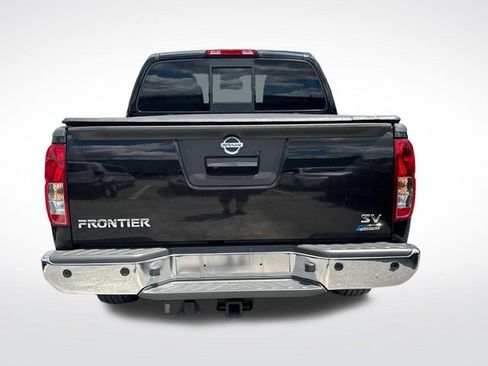 Used 2017 Nissan Frontier SV w/ SV Value Truck Package RWD image 4