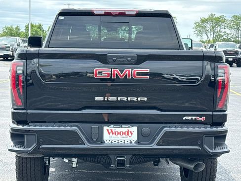 New 2026 GMC Sierra 2500 AT4 w/ AT4 Premium Plus Package AWD/4WD image 9