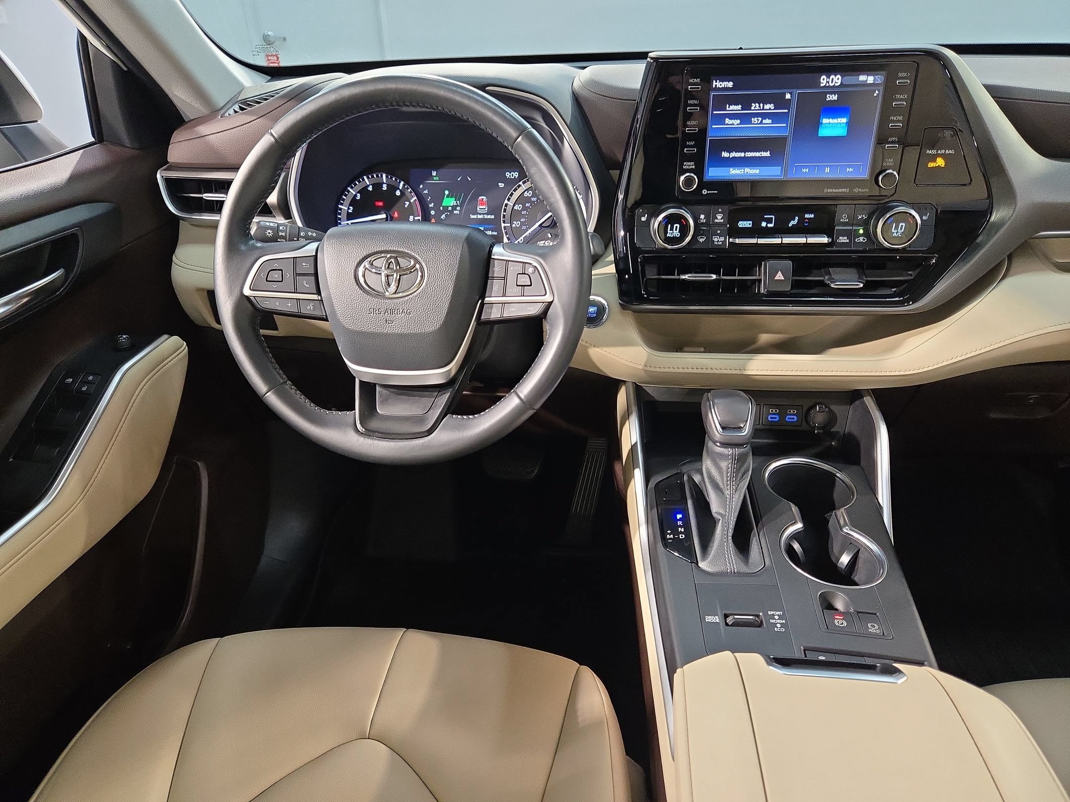 Used 2022 Toyota Highlander XLE FWD image 9