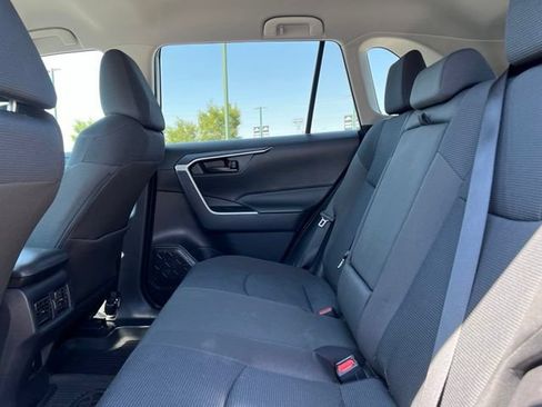 Used 2024 Toyota RAV4 LE AWD/4WD image 17