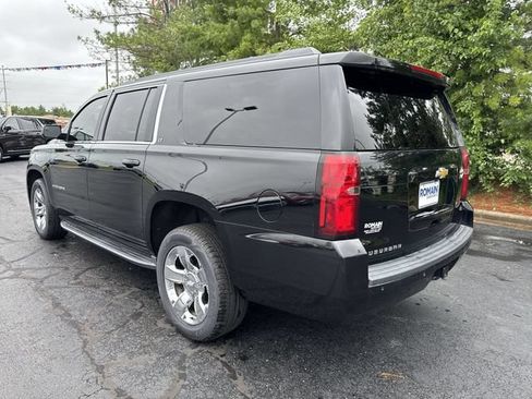 Used 2019 Chevrolet Suburban LT RWD image 3