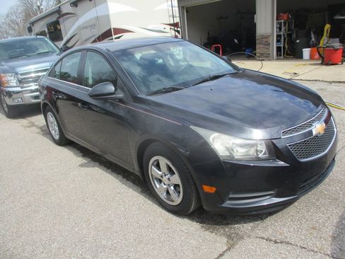 Used 2012 Chevrolet Cruze LT image 2