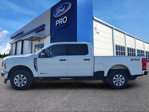 Used 2024 Ford F250 XLT w/ FX4 Off-Road Package image 19