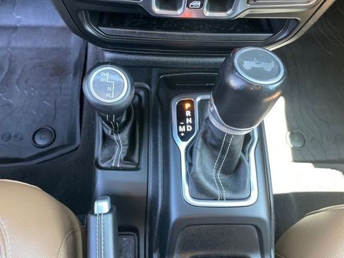 Used 2021 Jeep Wrangler Unlimited Sahara w/ LED Lighting Group AWD/4WD image 46