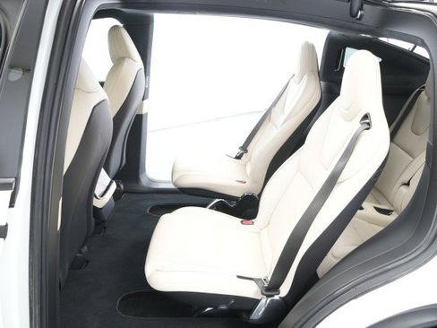 Used 2024 Tesla Model X Plaid image 57