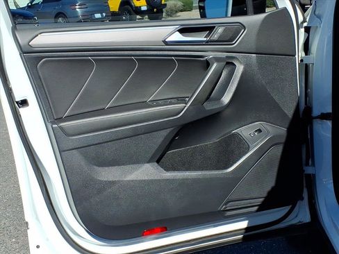Certified 2022 Volkswagen Tiguan SE R-Line image 18