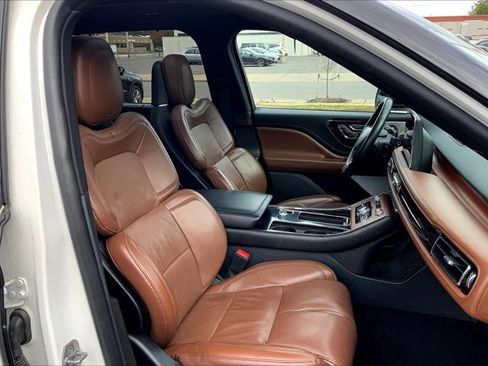 Used 2020 Lincoln Aviator Reserve w/ Equipment Group 201A image 6