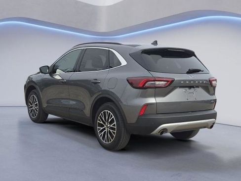 Certified 2025 Ford Escape SE w/ PHEV Premium Package FWD image 4
