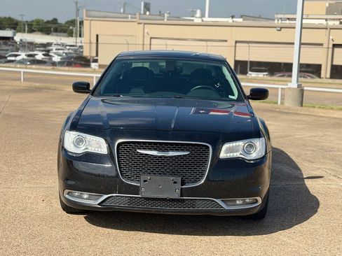 Used 2016 Chrysler 300 Limited w/ Driver Convenience Group AWD/4WD image 2