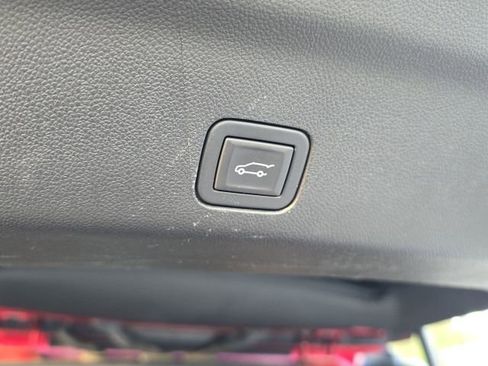 Used 2023 Chevrolet Tahoe Premier w/ Advanced Technology Package image 13