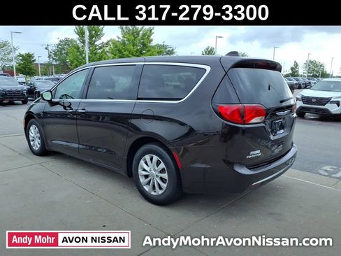 Used 2019 Chrysler Pacifica Touring Plus w/ Advanced Safetytec Group FWD image 6