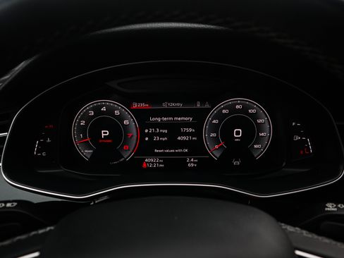 Used 2022 Audi Q8 Premium Plus image 19