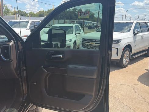 Used 2022 GMC Sierra 3500 Denali w/ Denali Ultimate Package AWD/4WD image 14
