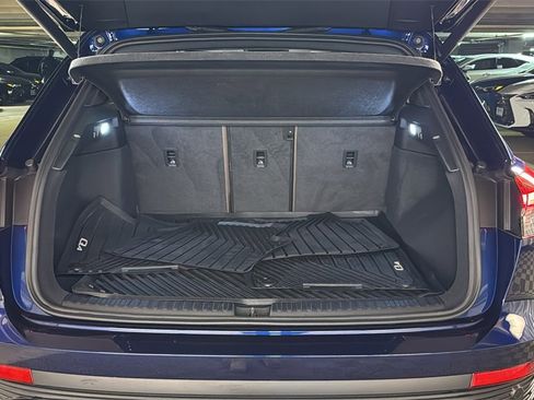 Used 2024 Audi Q4 e-tron Prestige image 15
