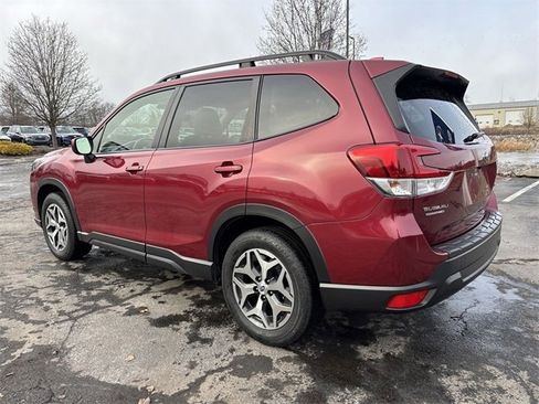 Used 2023 Subaru Forester Premium w/ Popular Package #3 image 8