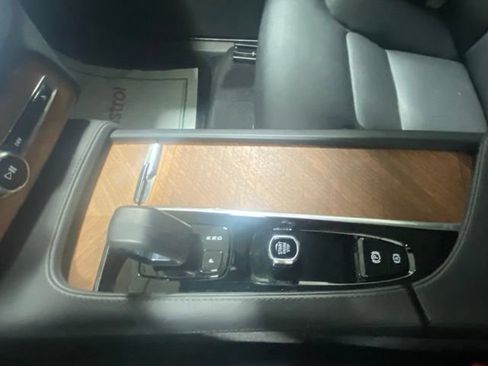 Certified 2024 Volvo XC90 B6 Plus w/ Protection Package Premier AWD/4WD image 25