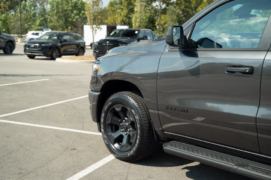 New 2027 RAM 1500 Express AWD/4WD image 38