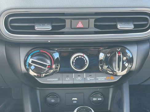 Used 2023 Hyundai Kona SE image 18