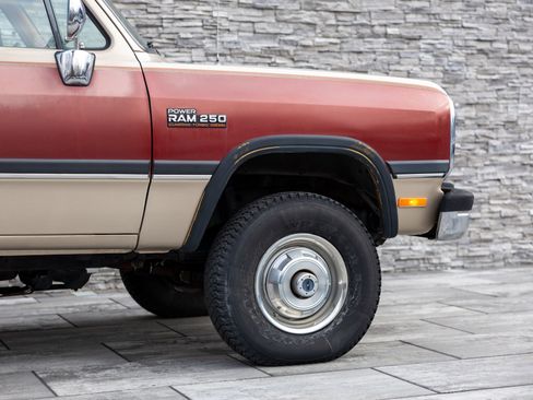 Used 1993 Dodge D/W Truck 250 image 11