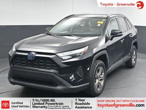 Certified 2022 Toyota RAV4 XLE image 1