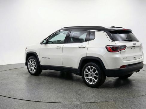 Used 2025 Jeep Compass Limited AWD/4WD image 6