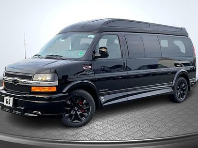 New 2025 Chevrolet Express 2500 Work Van w/ Driver Convenience Package