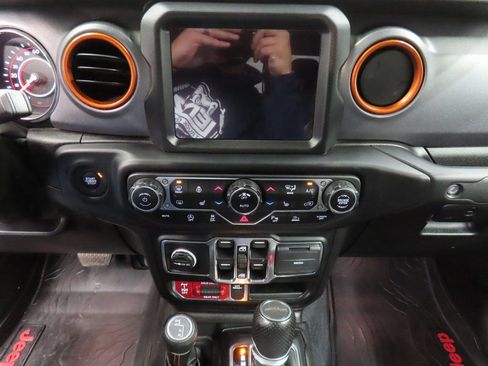 Used 2021 Jeep Gladiator Mojave image 13