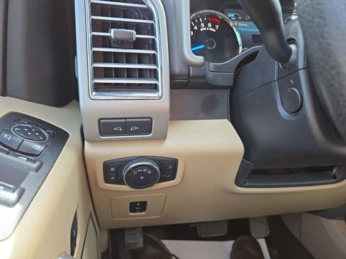Used 2016 Ford F150 Lariat w/ Equipment Group 502A Luxury AWD/4WD image 20