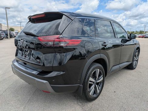 Used 2024 Nissan Rogue SL FWD image 5