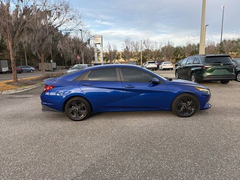 Used 2021 Hyundai Elantra SEL w/ Convenience Package image 6