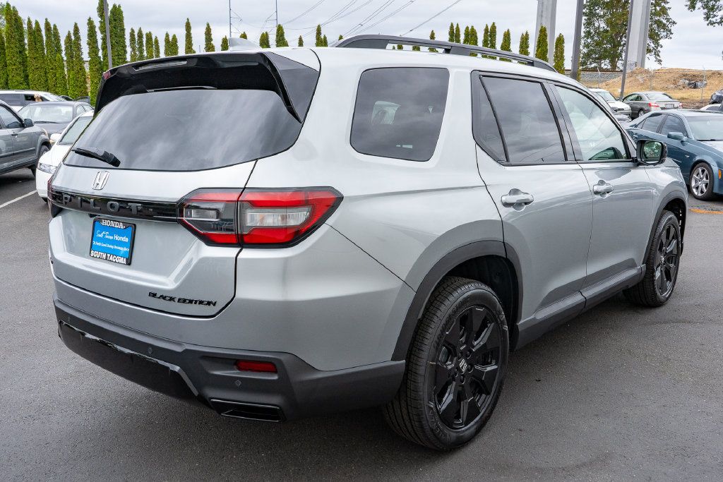 New 2026 Honda Pilot Black Edition image 6