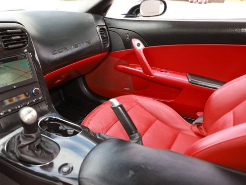 Used 2012 Chevrolet Corvette Coupe w/ 2LT Preferred Equipment Group image 22