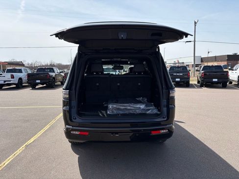 New 2026 Jeep Grand Wagoneer Limited AWD/4WD image 5