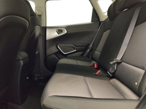 Used 2025 Kia Soul S image 18