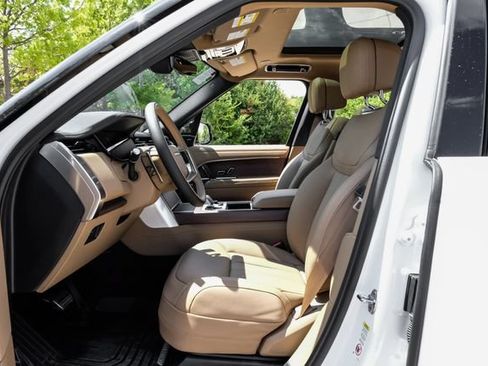 New 2027 Land Rover Range Rover SE AWD/4WD image 3