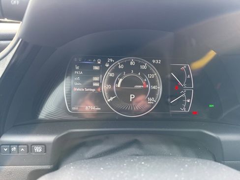 Used 2025 Lexus ES 350 w/ Premium Package image 11