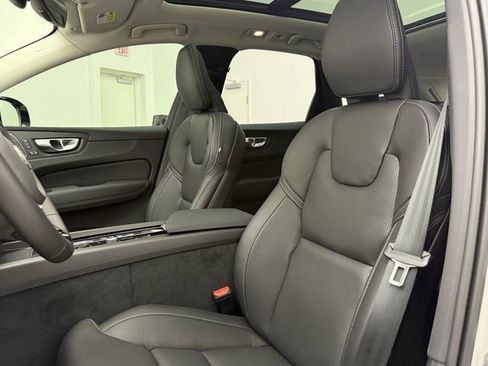 New 2026 Volvo XC60 B5 Ultra w/ Protection Package Premier AWD/4WD image 15