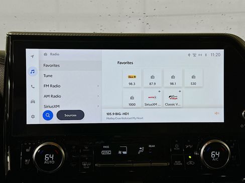 Used 2024 Toyota Highlander Platinum FWD image 23