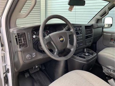 Used 2021 Chevrolet Express 2500 RWD image 27