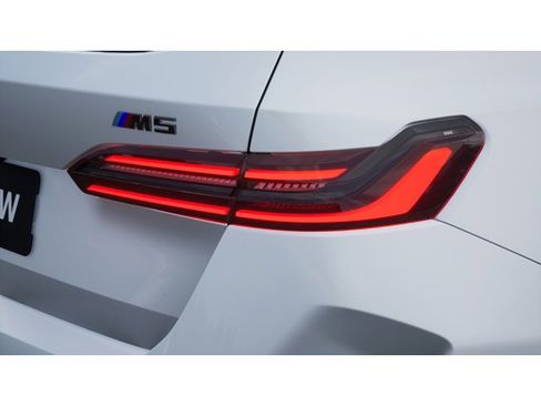 New 2026 BMW M5 Touring image 8