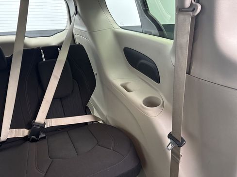 Used 2020 Chrysler Pacifica Touring image 36