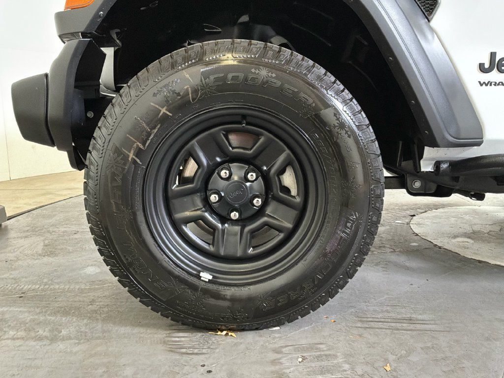 Certified 2022 Jeep Wrangler Sport AWD/4WD image 9