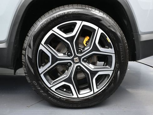 Used 2022 Rivian R1S Launch Edition image 9