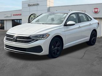 Used 2024 Volkswagen Jetta SE w/ Panoramic Sunroof Package FWD video 3