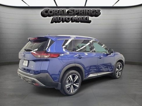 Used 2022 Nissan Rogue SL w/ SL Premium Package FWD image 3